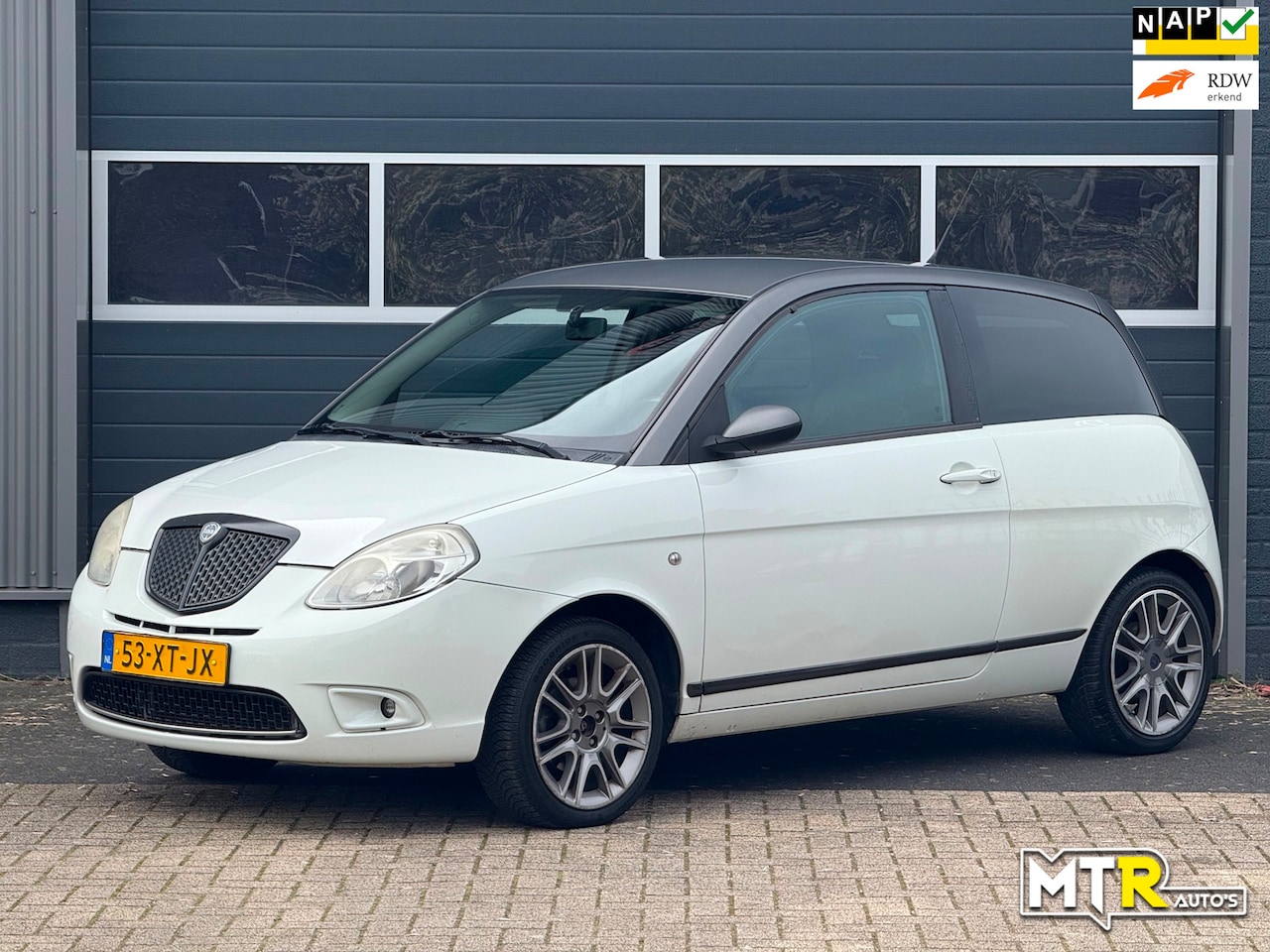 Lancia Y(psilon) - Ypsilon 1.4-16V Sport NAP|NWE APK - AutoWereld.nl