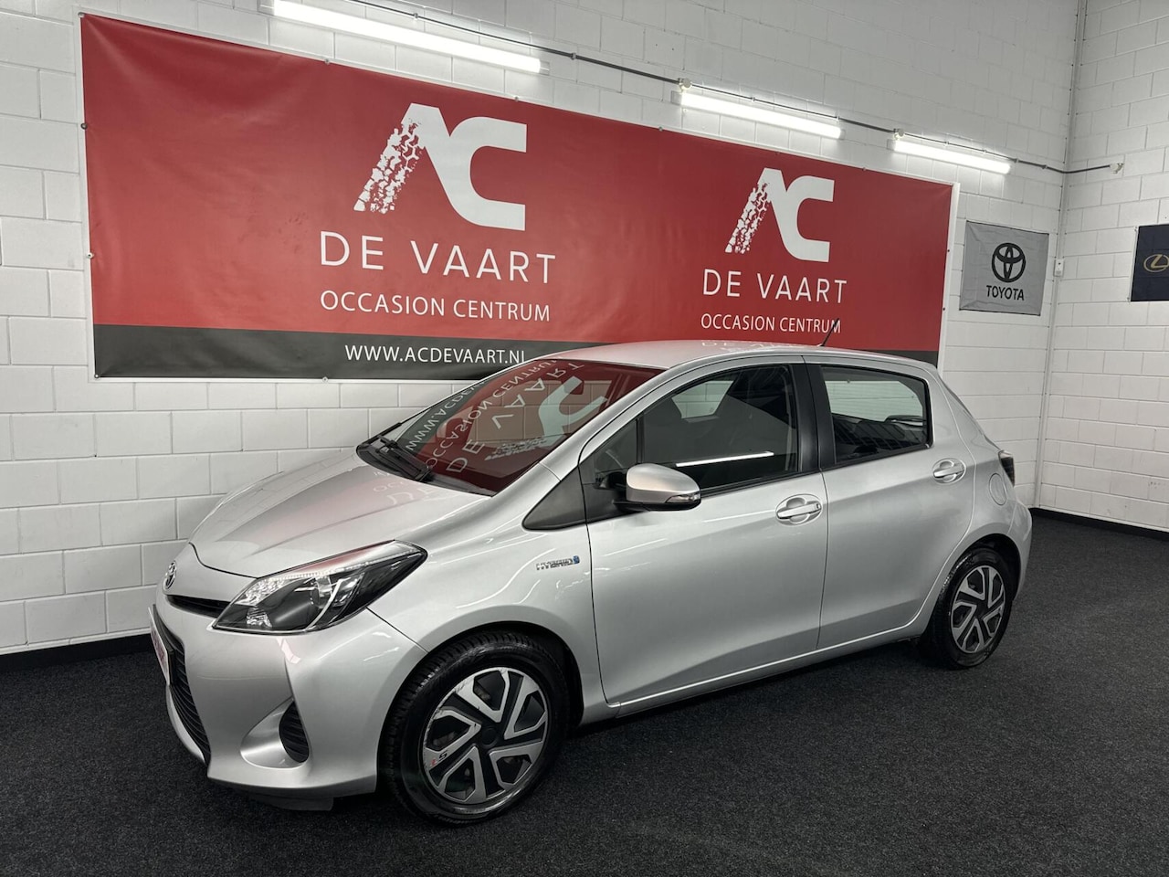 Toyota Yaris - 1.5 Full Hybrid Aspiration - CLIMA/NAVI/CAMERA - AutoWereld.nl