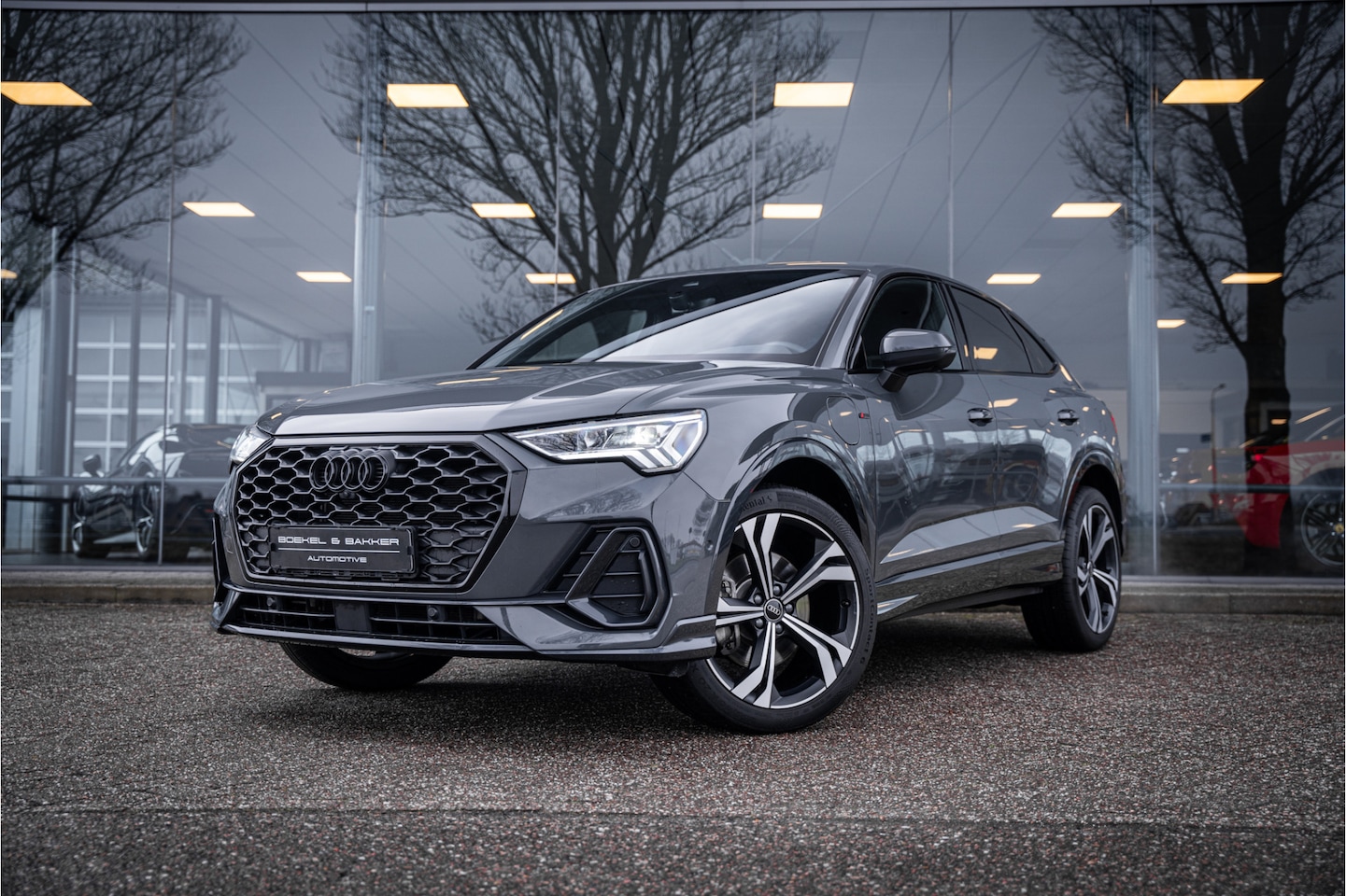 Audi Q3 Sportback - 45 TFSI e S Edition - 20inch - Optiek zwart - Keyless - AutoWereld.nl