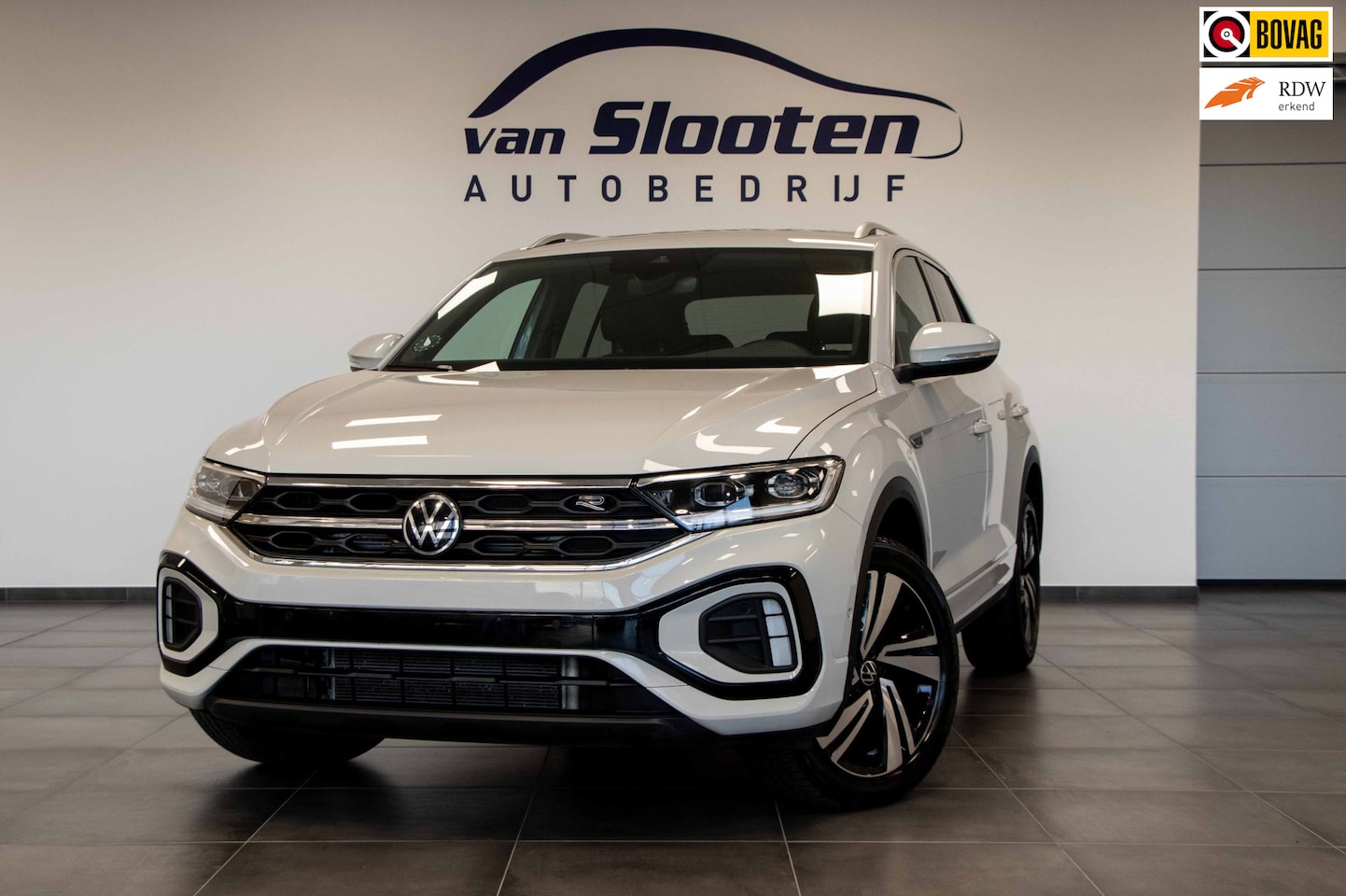 Volkswagen T-Roc - 1.5TSi R-Line Edition|CArplay|AdapCruiseControl|18inch|Elec.A.Klep|WinterPack|Ascot Grey - AutoWereld.nl