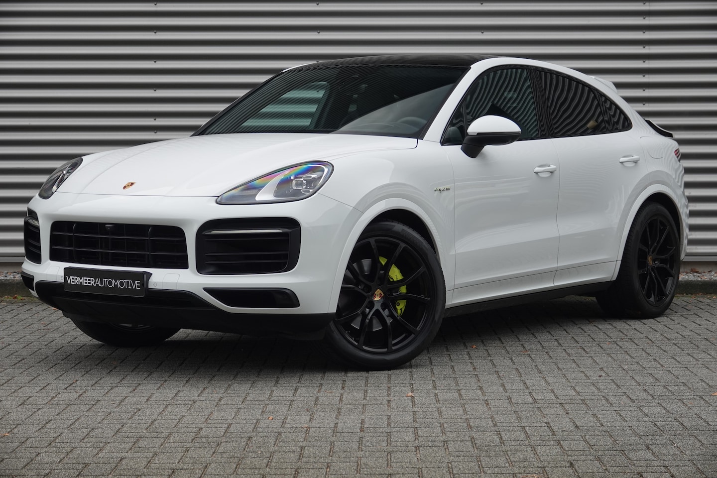 Porsche Cayenne Coupé - 3.0 E-Hybrid | Sport Chrono | Pano | Alcantara | Luchtvering | HUD | Memory | 360 | - AutoWereld.nl