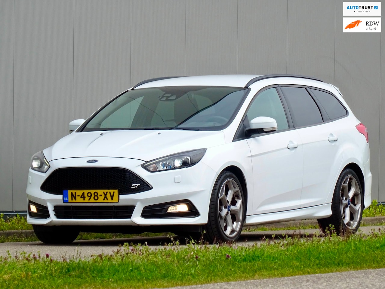 Ford Focus Wagon - 2.0 ST 250Pk /// Recaro / Bijna alle opties! - AutoWereld.nl