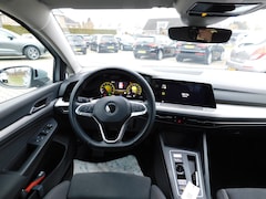 Volkswagen Golf - 1.0 eTSI Life Business