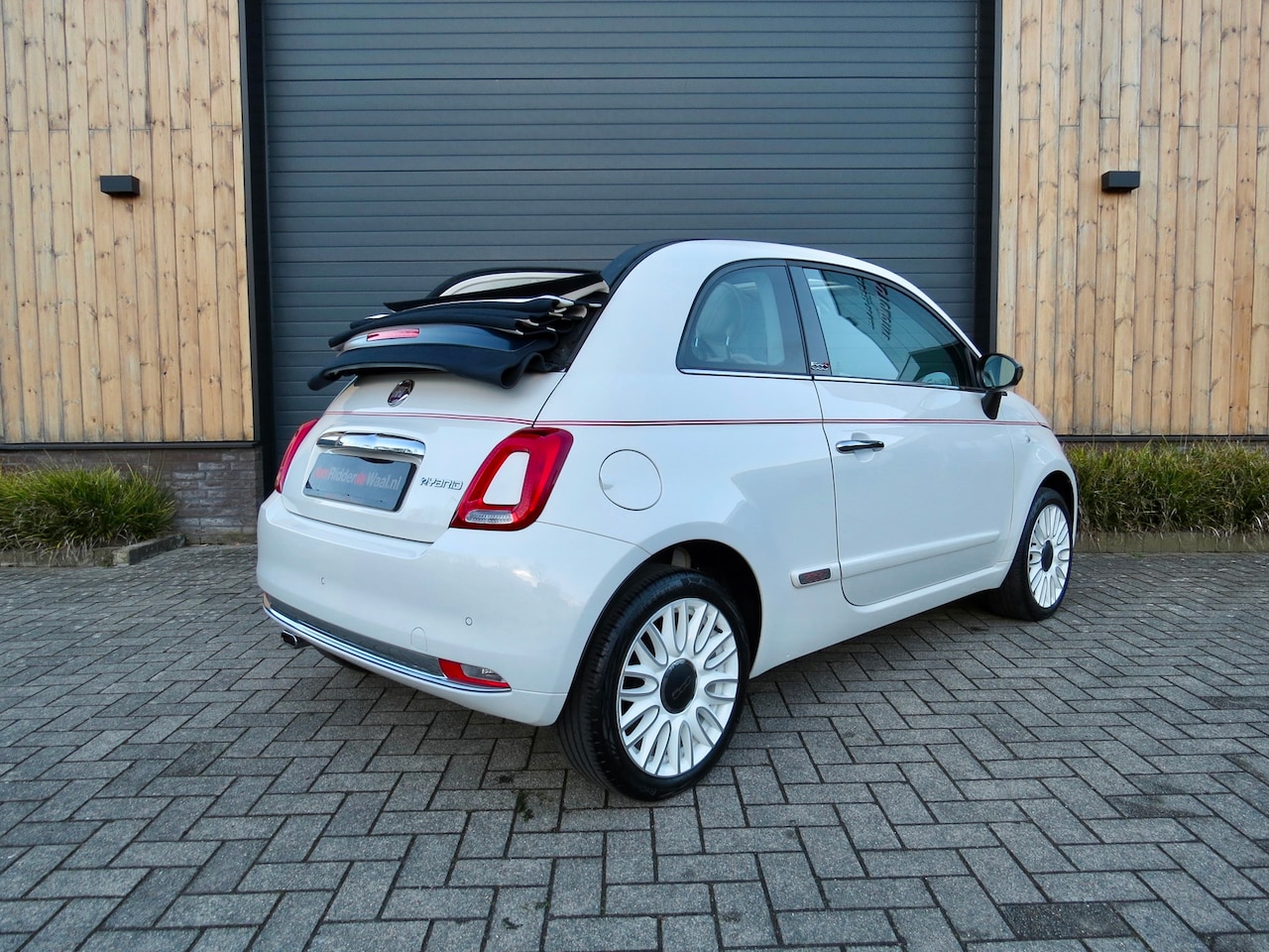 Fiat 500 C - 1.0 Hybrid Dolcevita *Big navi *Carplay *Uniek - AutoWereld.nl