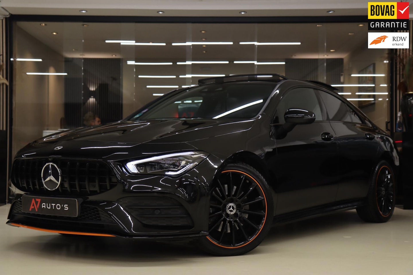 Mercedes-Benz CLA-Klasse - 220 ORANJE Edition AMG Line PANO/BURM/LANEASSIST/SFEER/CAM/BOMVOLL - AutoWereld.nl