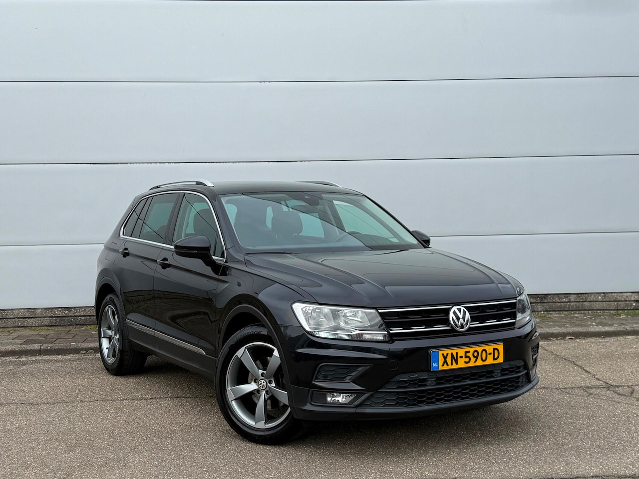 Volkswagen Tiguan - 1.5 TSI ACT Business DSG (bj 2019) VIRTUAL DASH|AUTOMAAT|NAVI|XENON - AutoWereld.nl