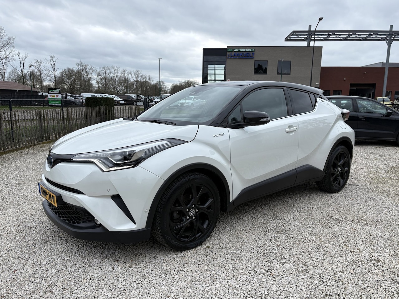 Toyota C-HR - 1.8 Hybrid Executive LED, ACC, Stoelverw, Dealer onderh. - AutoWereld.nl