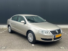 Volkswagen Passat - 1.6 FSI Comfortline* 1 Eigenaar* N.A.P
