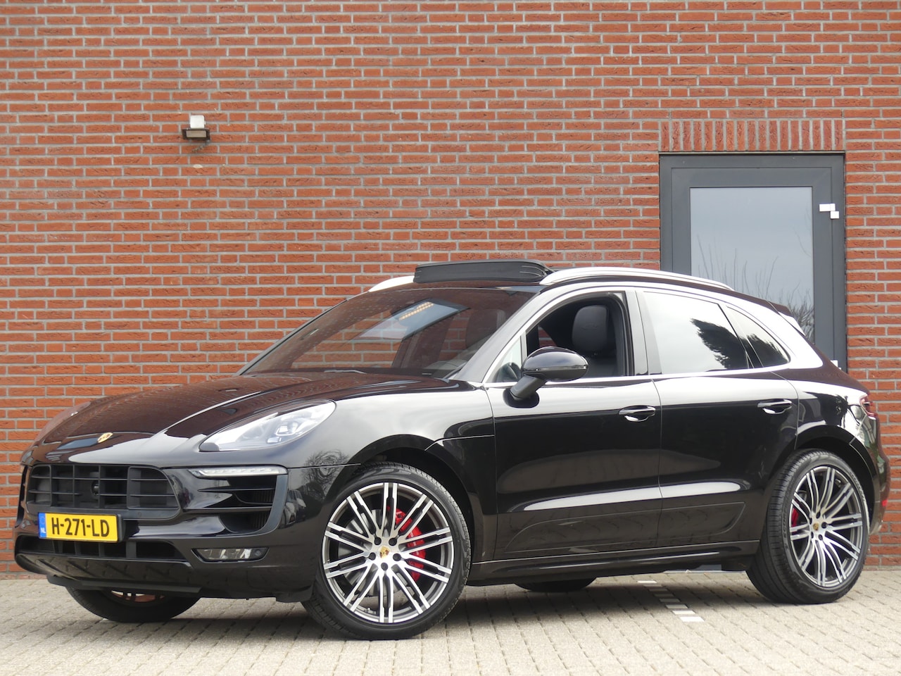Porsche Macan - 3.0 GTS Luchtvering/Pano/Trekhaak/Sportchrono - AutoWereld.nl