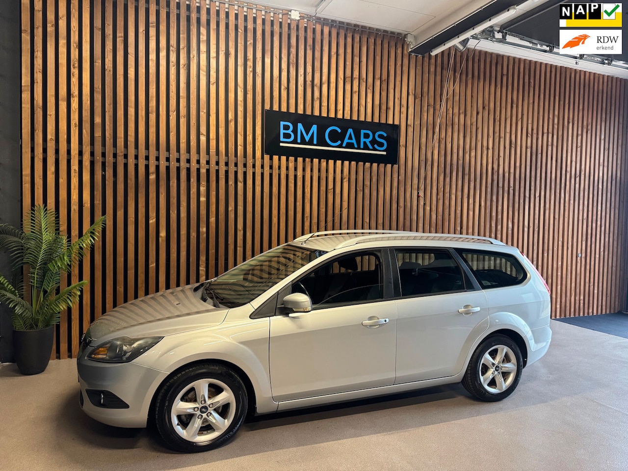 Ford Focus Wagon - 1.6 Comfort Airco,1e Eig, New APK - AutoWereld.nl
