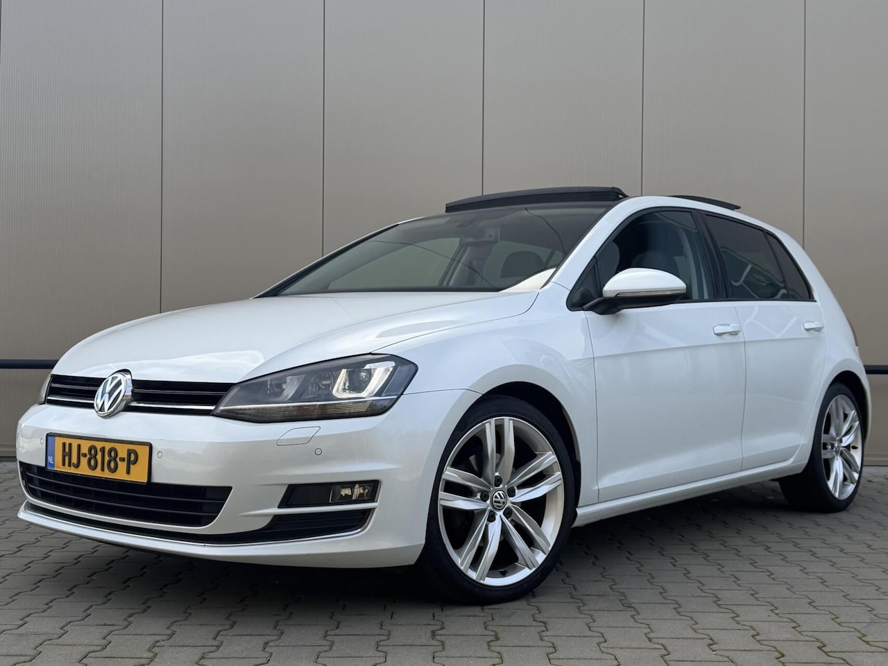 Volkswagen Golf - 1.4 TSI ACT DSG Highline | Pano | keyless | stoelverwarming | achteruitrijcamera - AutoWereld.nl