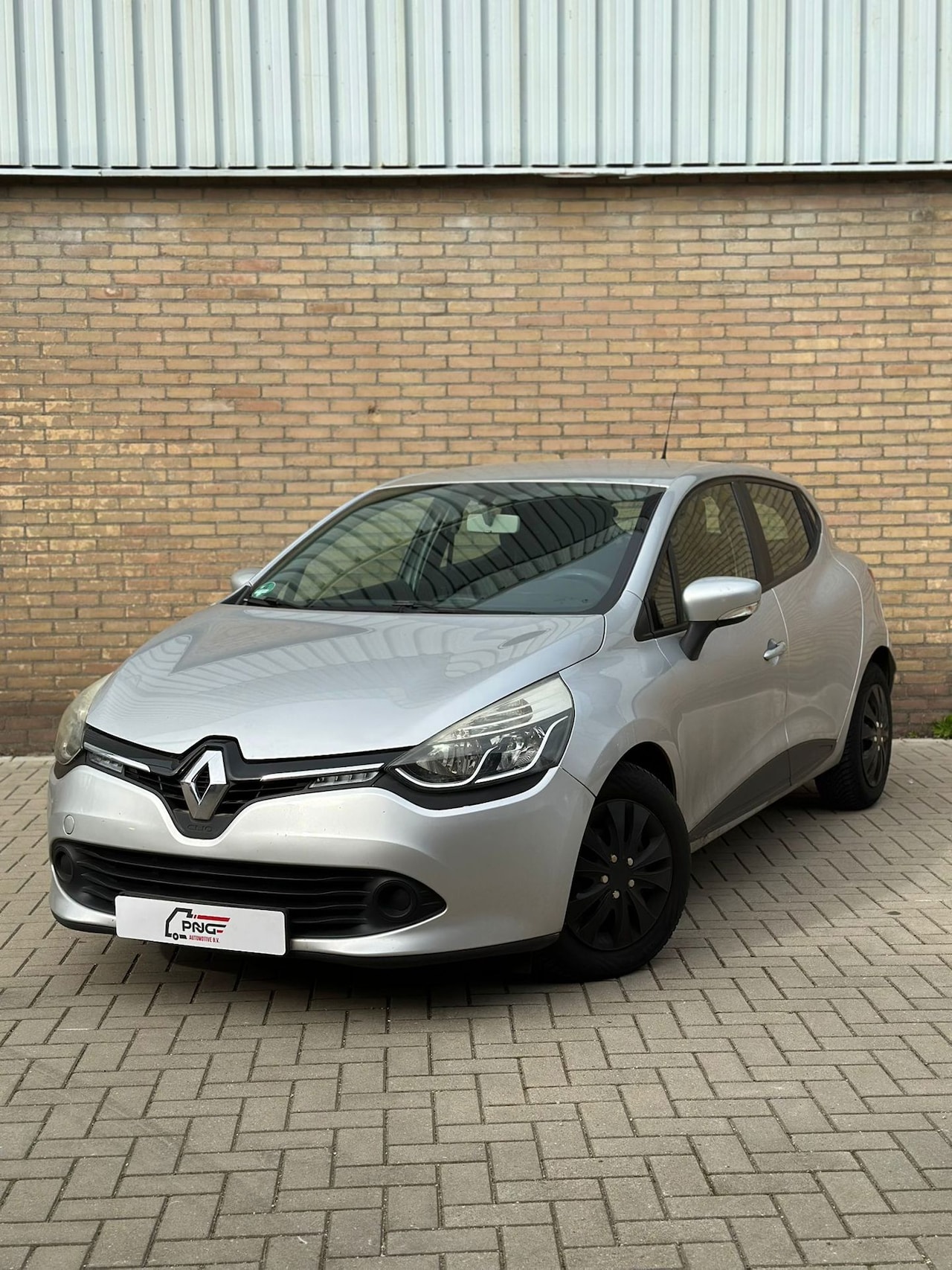 Renault Clio - 1.5 dCi ECO Expression AIRCO - NAVI - NWE RIEM - AutoWereld.nl