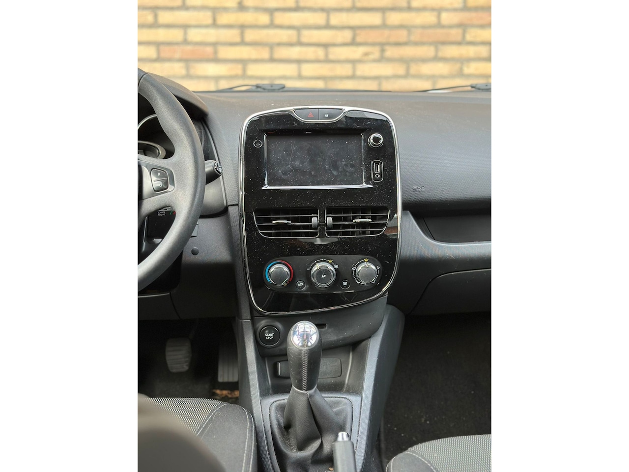 Renault Clio - 1.5 dCi ECO Expression AIRCO - NAVI - NWE RIEM - AutoWereld.nl