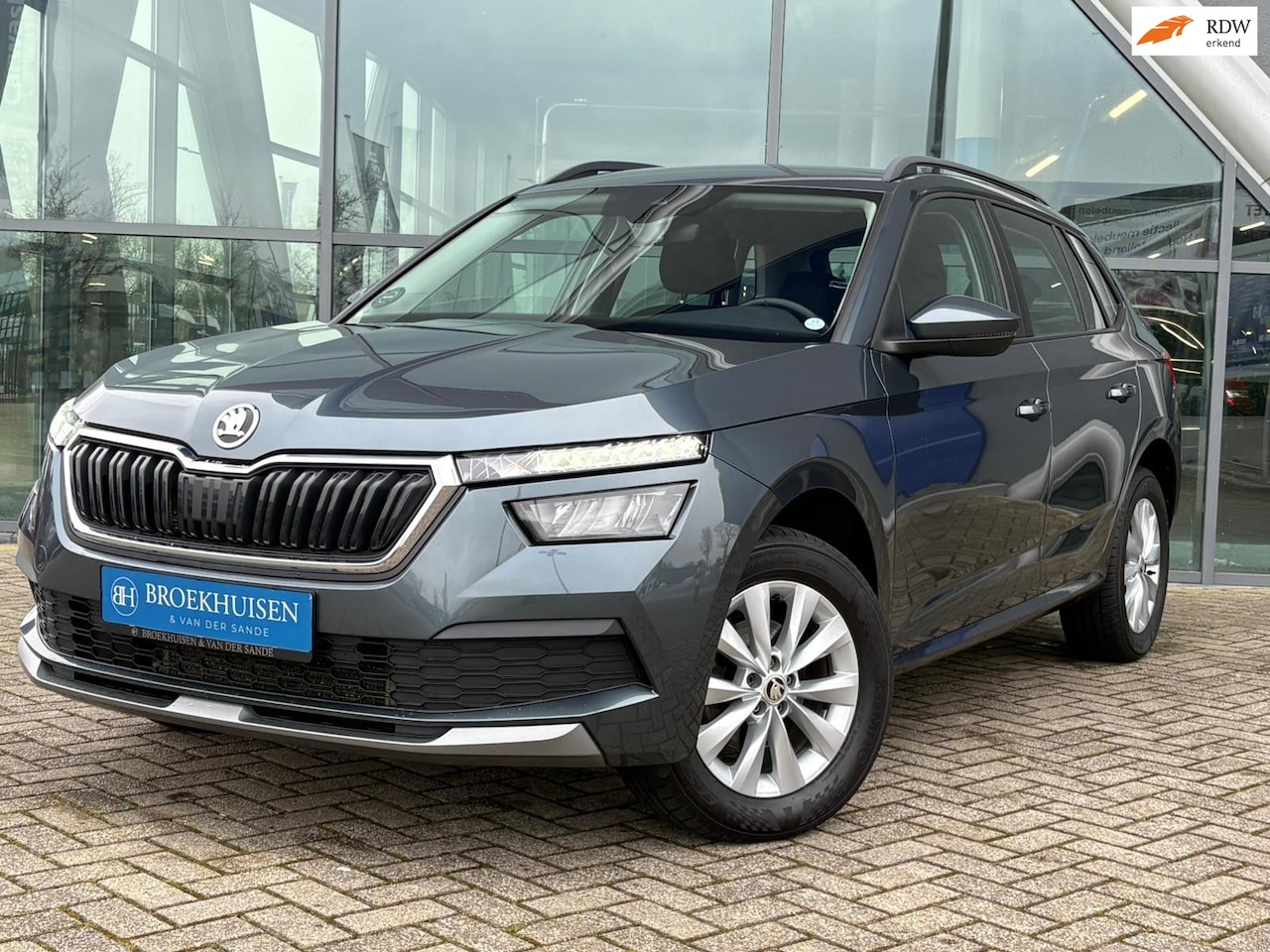 Skoda Kamiq - 1.5 TSI ACT Business Edition 150pk Automaat / Camera / Stoelverwarming - AutoWereld.nl