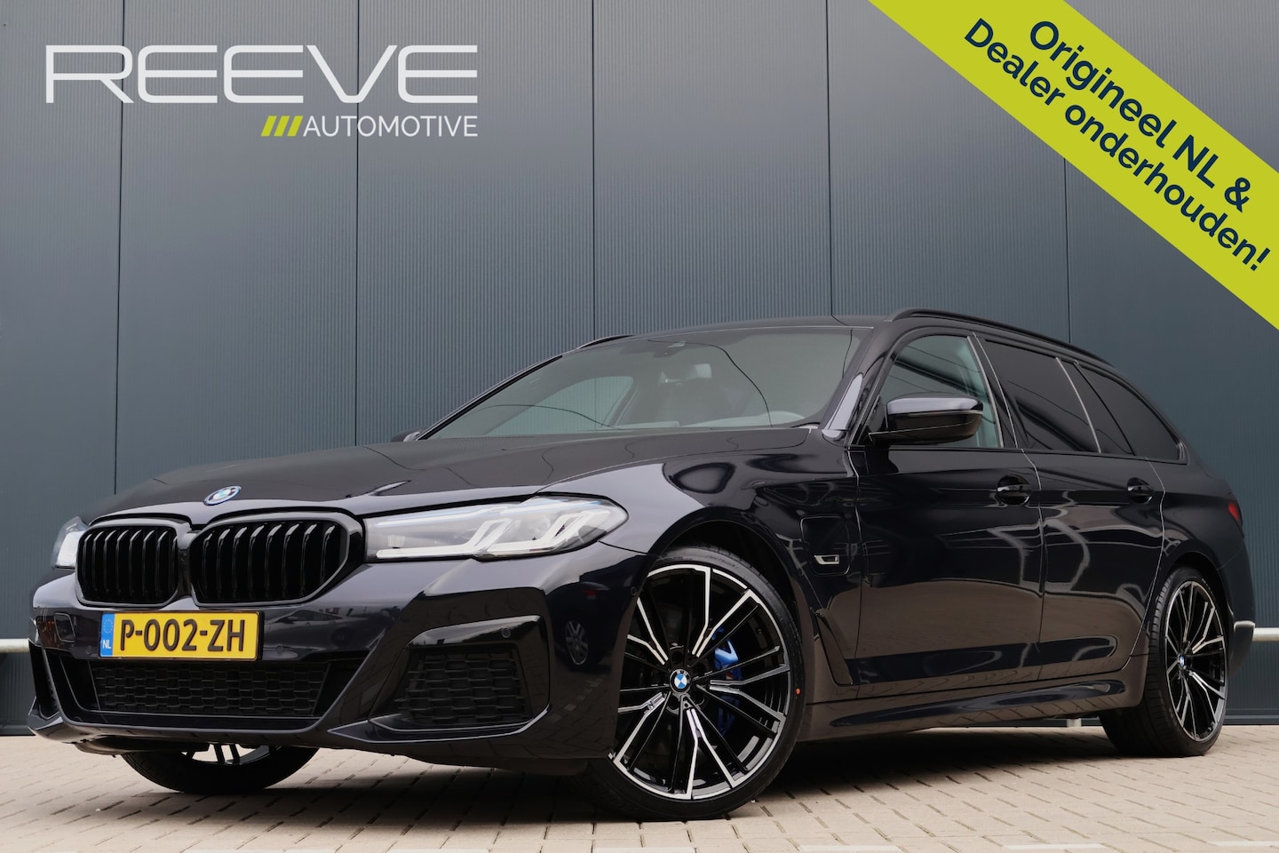 BMW 5-serie Touring - 530e M-Sport LCI | Carbonschwarz | 20 Inch | Laser Light | Live Cockpit Prof. | Leer | Sto - AutoWereld.nl