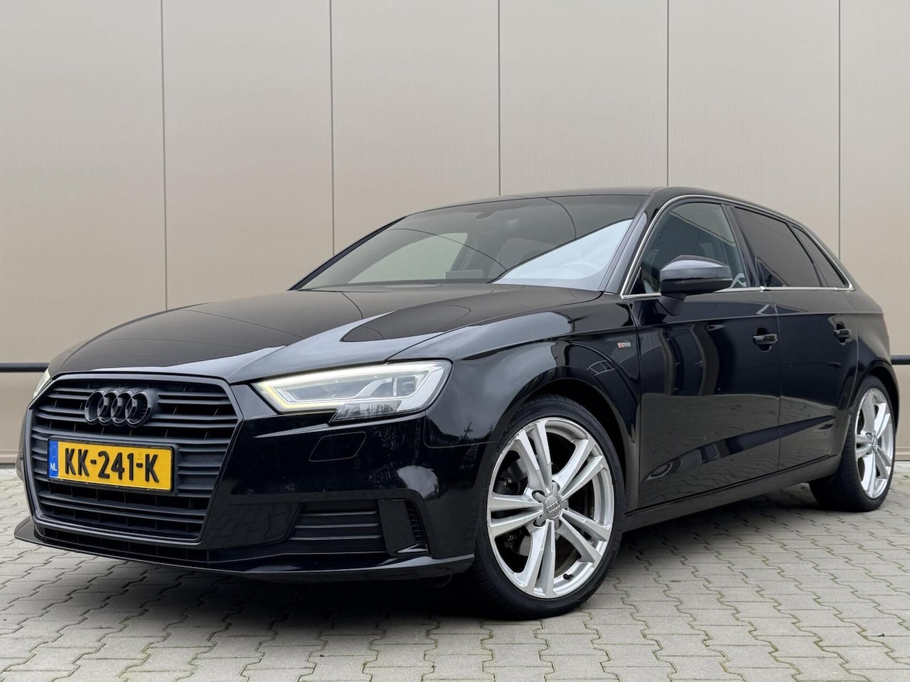 Audi A3 Sportback - 1.0 TFSI S-line | 18” | LED | Dynamische knipperlichten - AutoWereld.nl