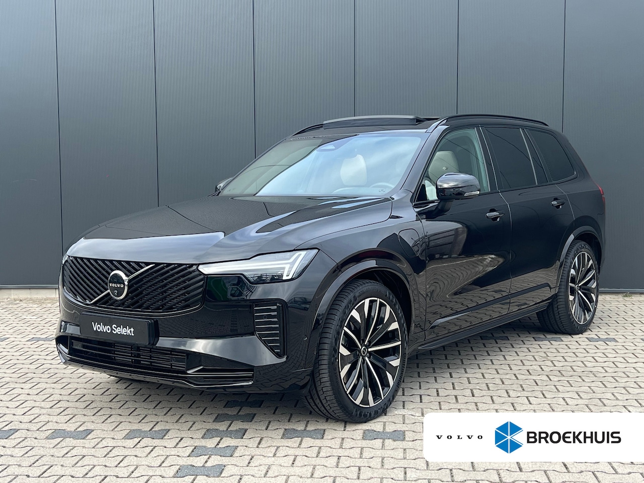 Volvo XC90 - T8 Plug-in hybrid AWD Plus Dark | Panoramadak | Luchtvering | Trekhaak | 360 Camera | Bowe - AutoWereld.nl