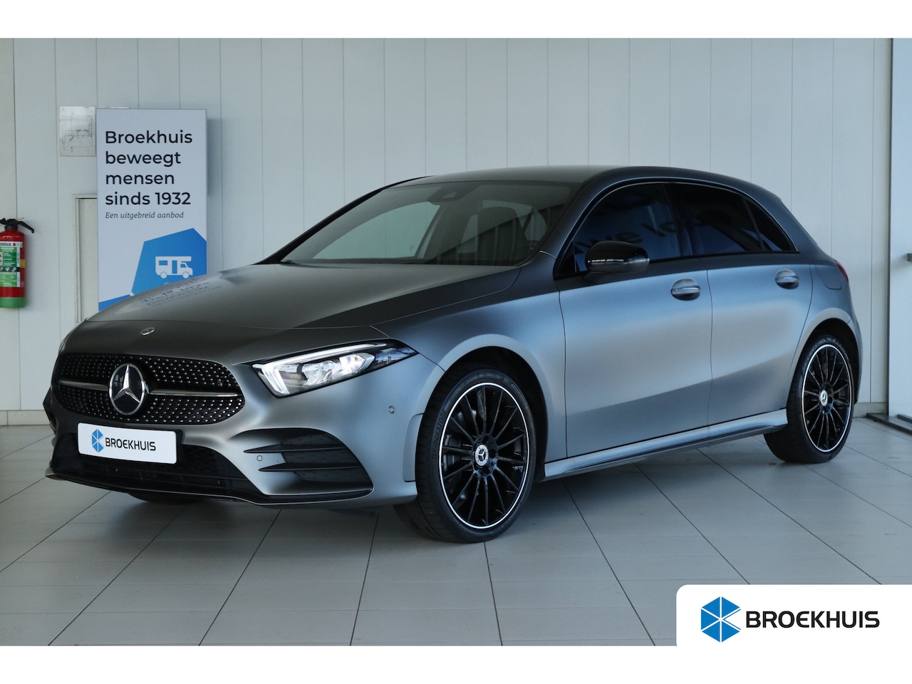 Mercedes-Benz A-klasse - 250 e AMG Line | Nightpakket | Stoelverwarming | Burmester | Navigatie | Carplay | PDC | - AutoWereld.nl