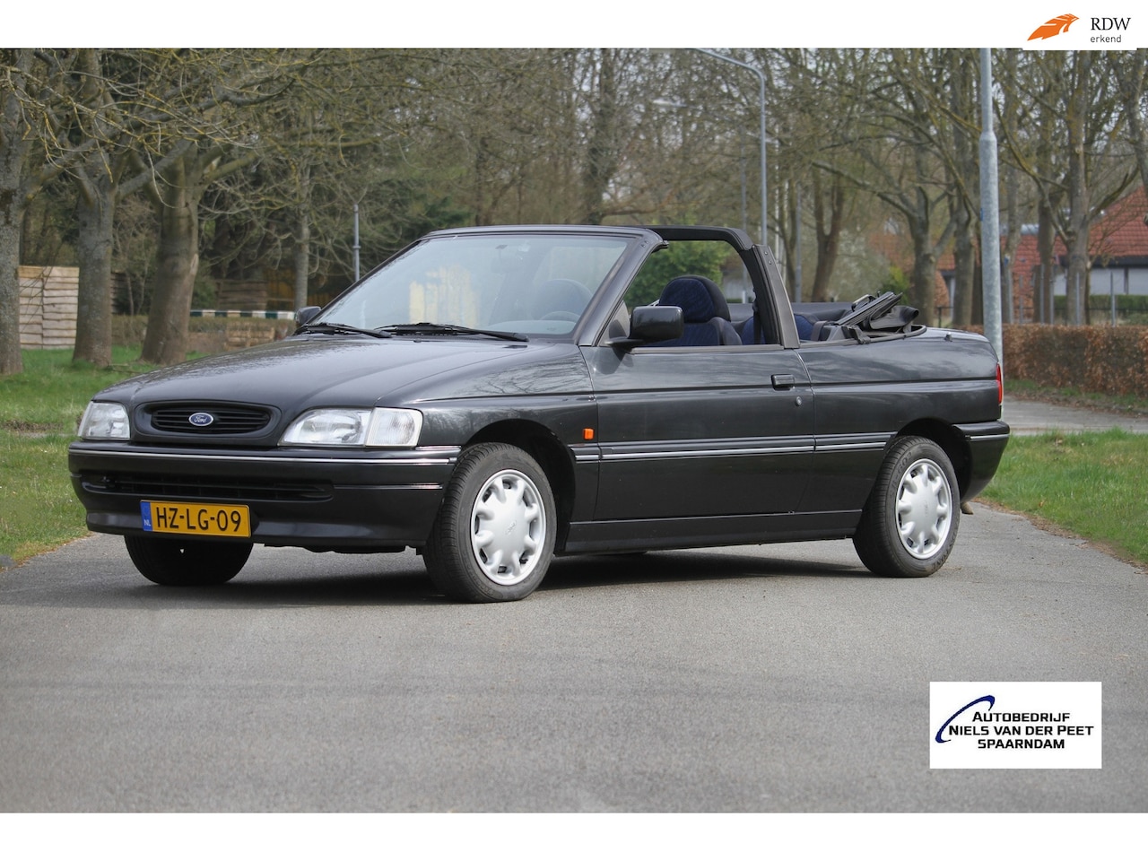 Ford Escort Cabrio - 1.6 CLX / Unieke auto / Laatste 16 jaar binnen gestaan! / Origineel Nederlandse Escort - AutoWereld.nl