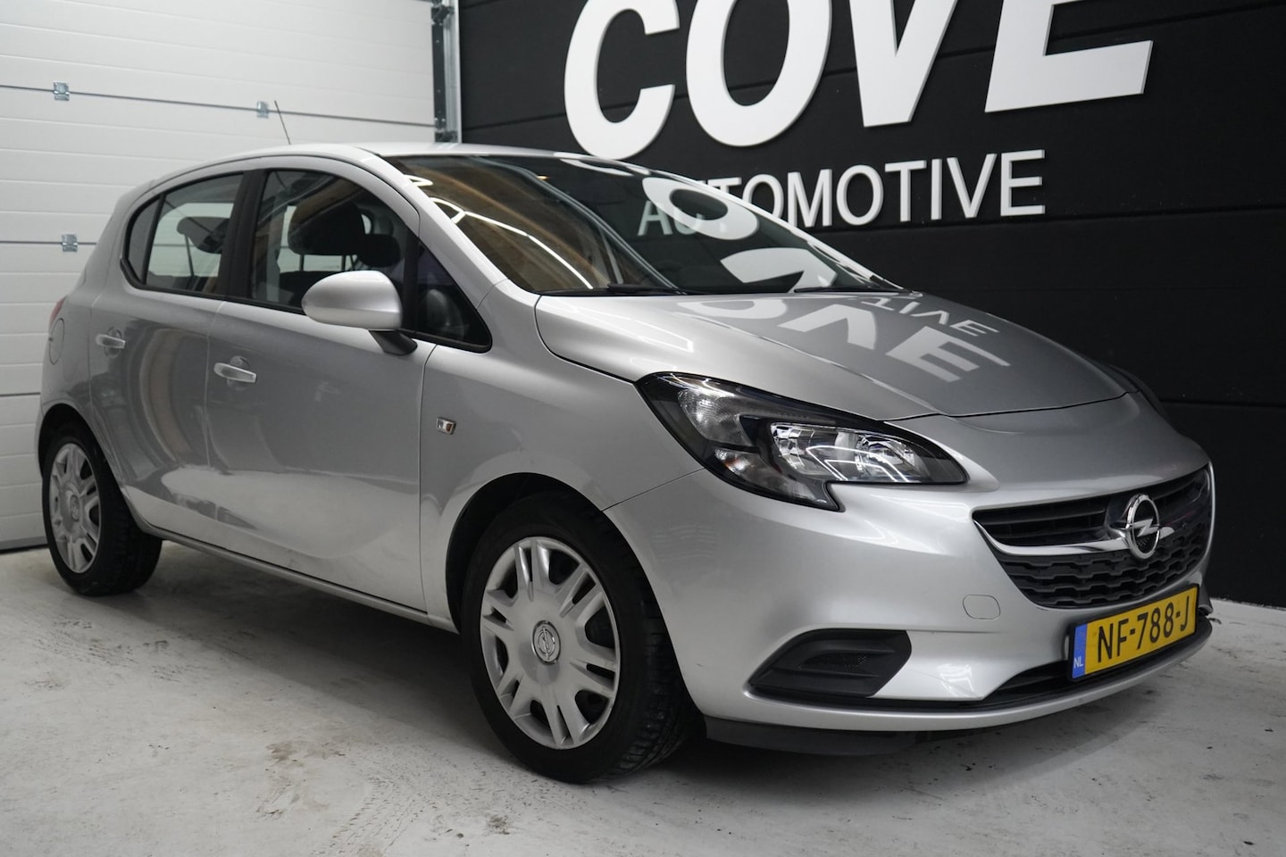 Opel Corsa - 1.4 Edition | AIRCO - AutoWereld.nl