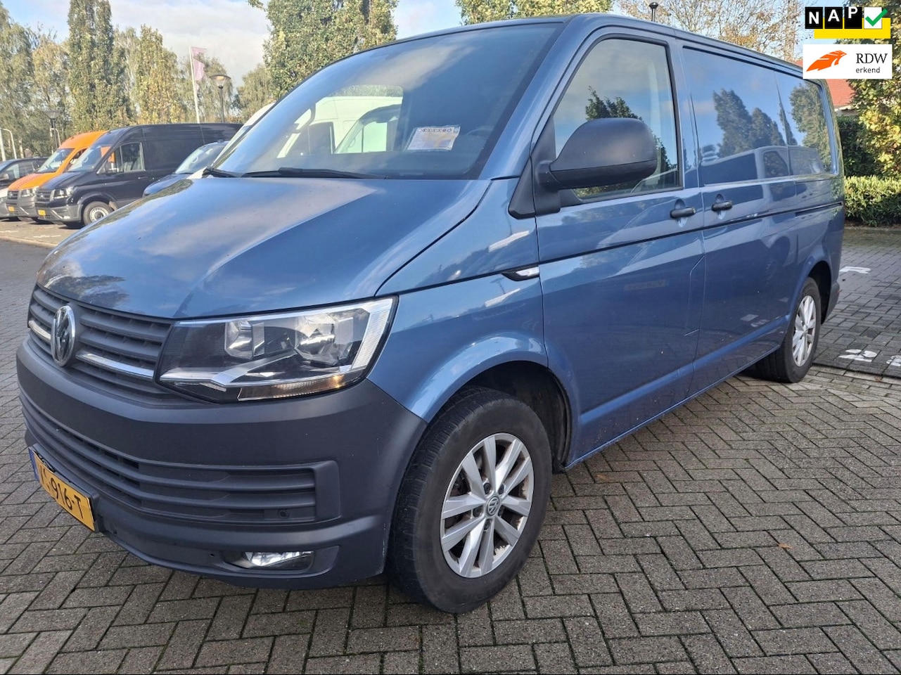 Volkswagen Transporter - 2.0 TDI Highline Bj 2016 2x schuifdeuren Airco Navi Pdc - AutoWereld.nl