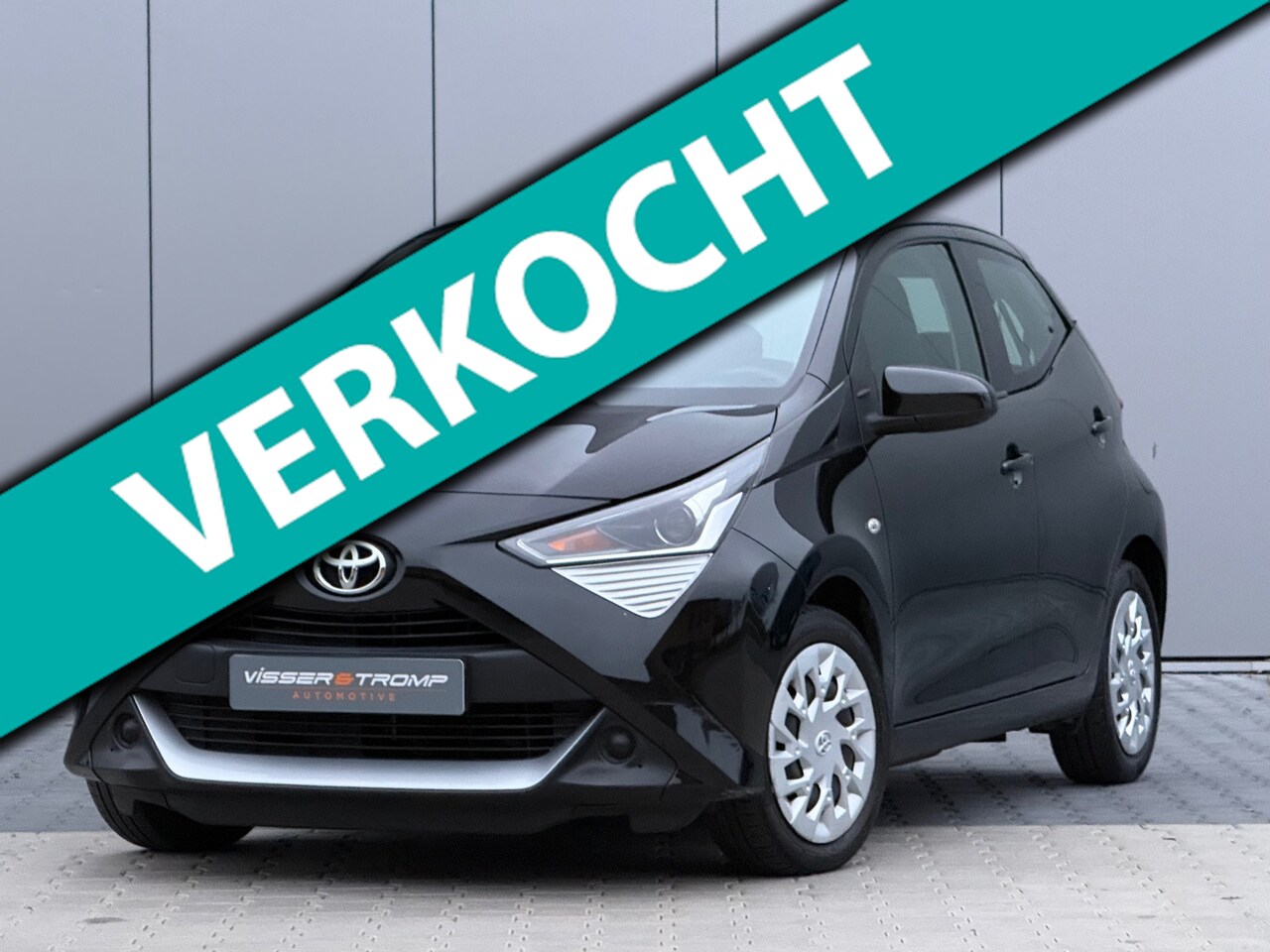 Toyota Aygo - 1.0 VVT-i X-Play - Black Sand Pearl - Camera/Carplay - Aygo Aktie x6 v.a. €8.995 - AutoWereld.nl