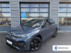 Volkswagen Tiguan - R-Line Edition - eHybrid Inclusief €2000, - inruilvoordeel | Trekhaak | 'App-Connect' draa