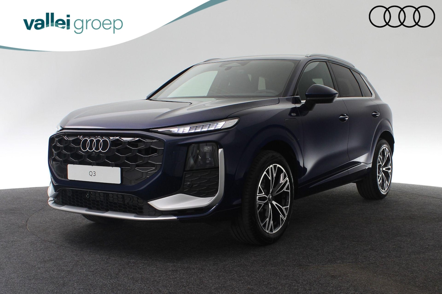 Audi Q3 - S edition e-hybrid 272 pk | Tech plus | Velgen 19 inch | Sportstoelen zwart leder-kunstled - AutoWereld.nl