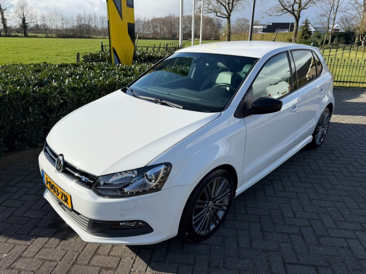Volkswagen Polo - 1.4 TSI BlueGT DSG7 ACC / ECC / Winterpakket / Xenon - AutoWereld.nl