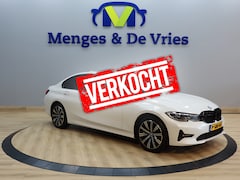 BMW 3-serie - 320e Business Edition Plus Airco ECC | Laser | Camera | Cruise Control | 18 Inch | Apple C