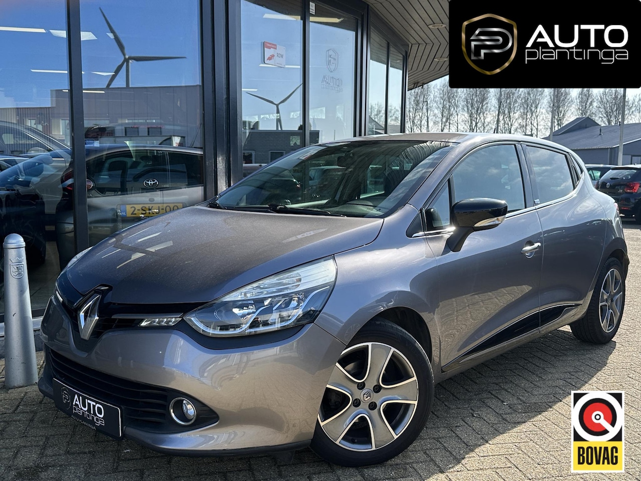 Renault Clio - 0.9 TCe ECO Night&Day | Trekhaak | Airco | Lichtmetalen Velgen | Parkeersensoren | Navigat - AutoWereld.nl