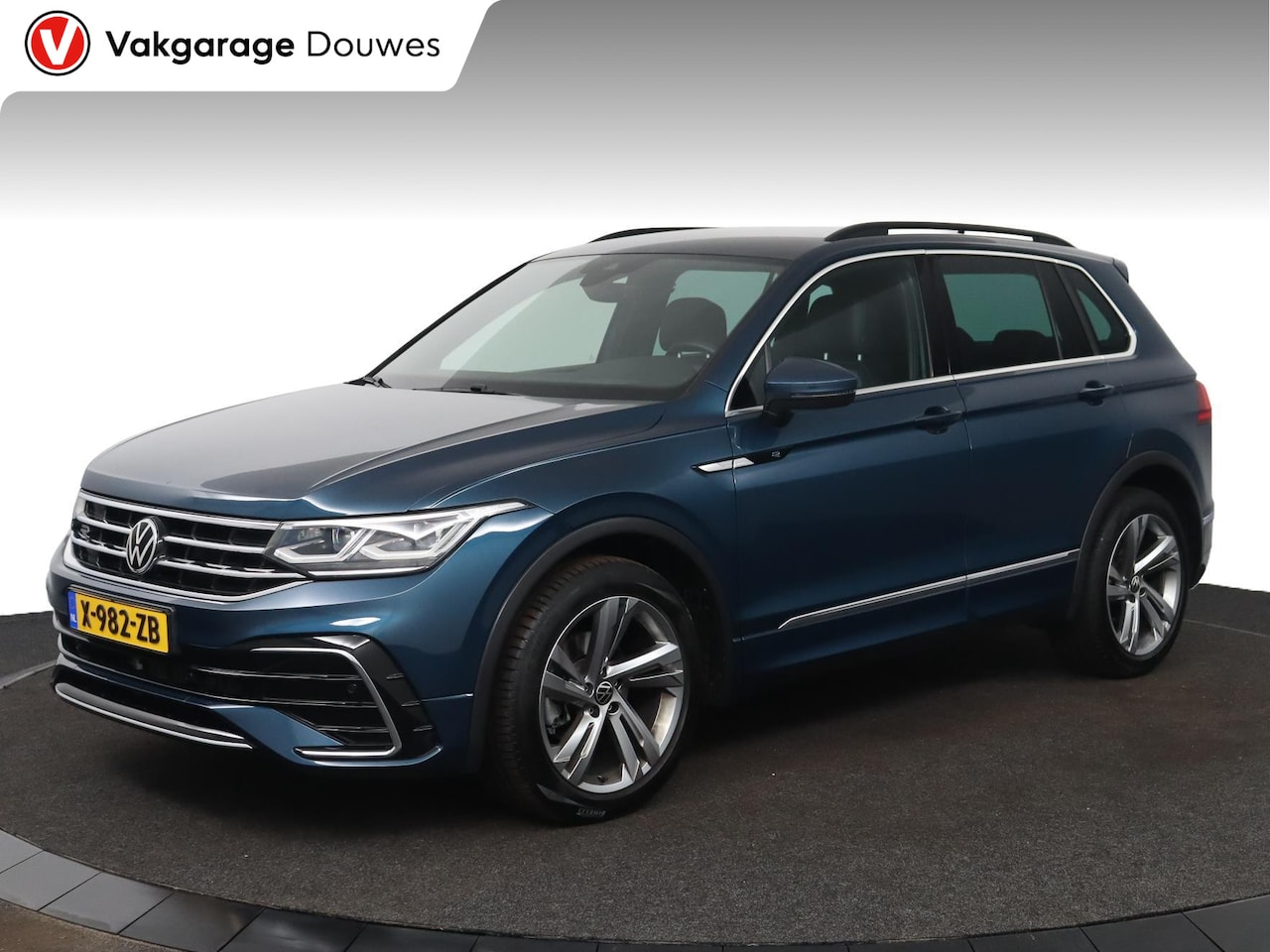 Volkswagen Tiguan - 1.5 TSI R-Line Business+ |1e eigenaar|ACC |Virtualcockpit - AutoWereld.nl