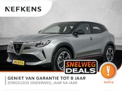 Alfa Romeo Junior - 1.2 Turbo Hybrid Ibrida Speciale | Sport stoelen | Panoramadak | Dodehoekdetectie | Apple
