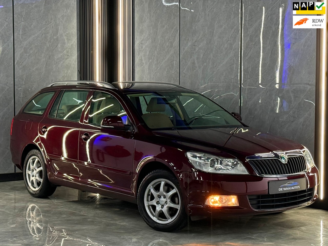 Skoda Octavia Combi - 1.8 TSI Elegance Automaat | Stoelverw | 2e Eignr | Park Sensor | Xenon | Airco | Navi | NA - AutoWereld.nl