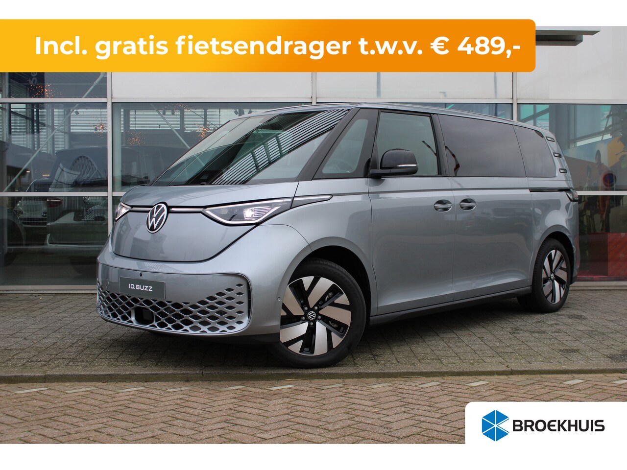 Volkswagen ID. Buzz - Pro Bulli 7-Zits Pakket | Design Pakket Plus | Open & Close Pakket | Trekhaak | Navigatie - AutoWereld.nl