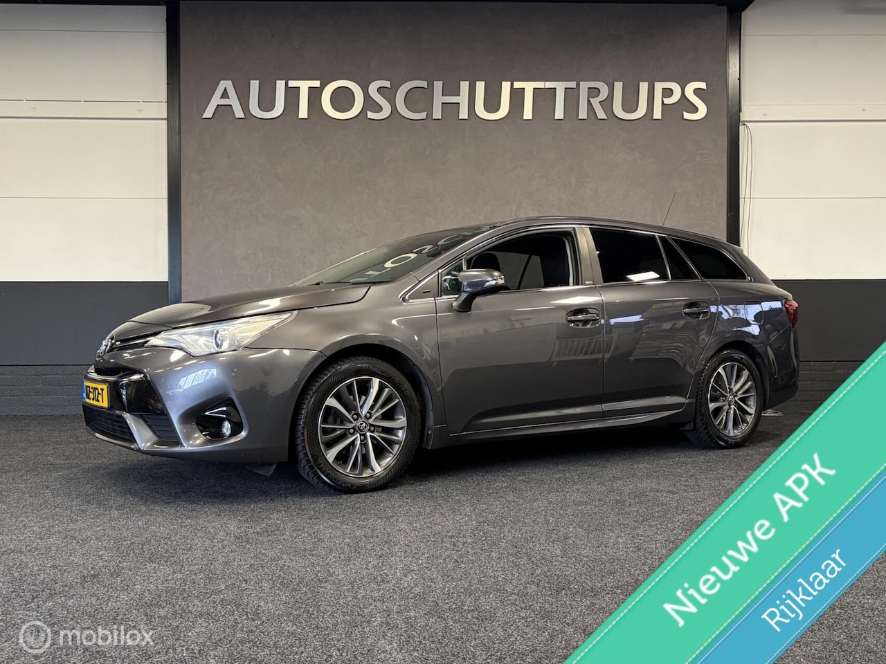 Toyota Avensis - 1.8 VVT-i Dynamic NAVI / CLIMA / CRUISE / TR.HAAK / DEALER O.H. / - AutoWereld.nl