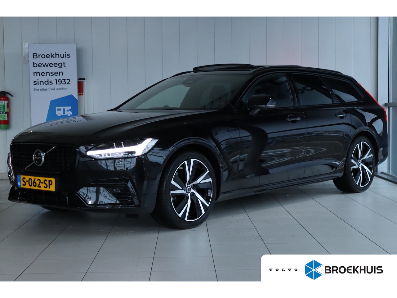 Volvo V90 - 2.0 T6 Plug-in hybrid AWD Ultimate Dark | 350PK Long Range | Bowers & Wilkins | 360 Camera - AutoWereld.nl