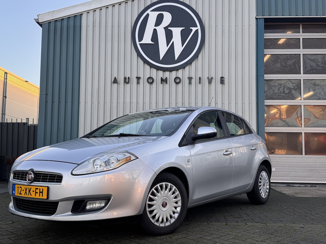 Fiat Bravo - 1.4 Dynamic Airco / Cruise Lage km stand en zeer goed onderhouden! - AutoWereld.nl