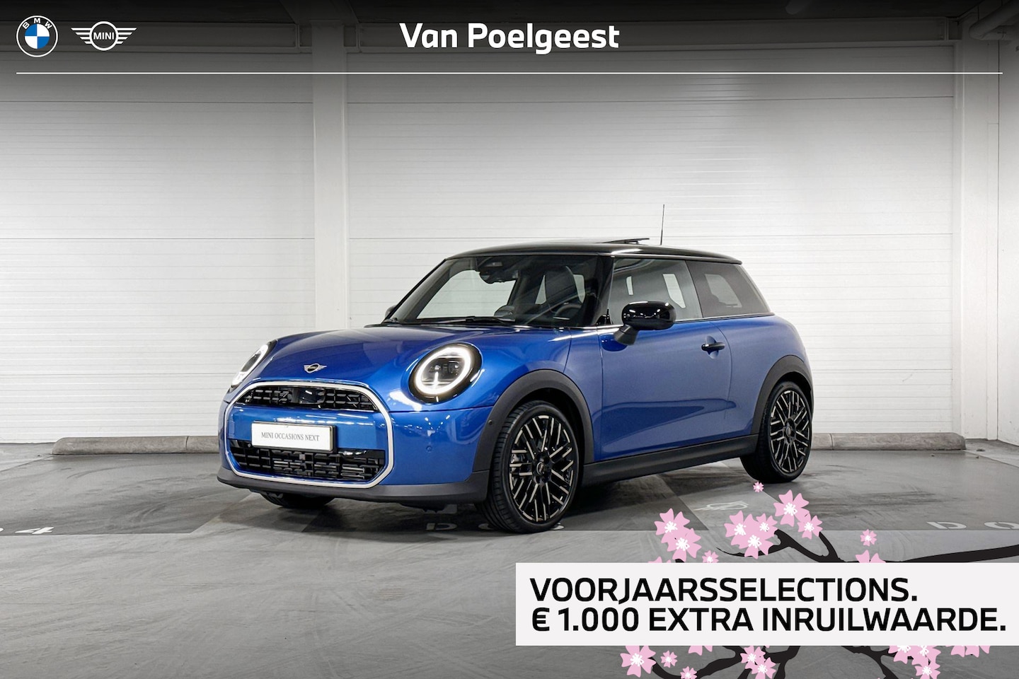 MINI Cooper - C | Favoured uitvoering | Pakket M | 18" Night Flash Spoke 2-tone - AutoWereld.nl