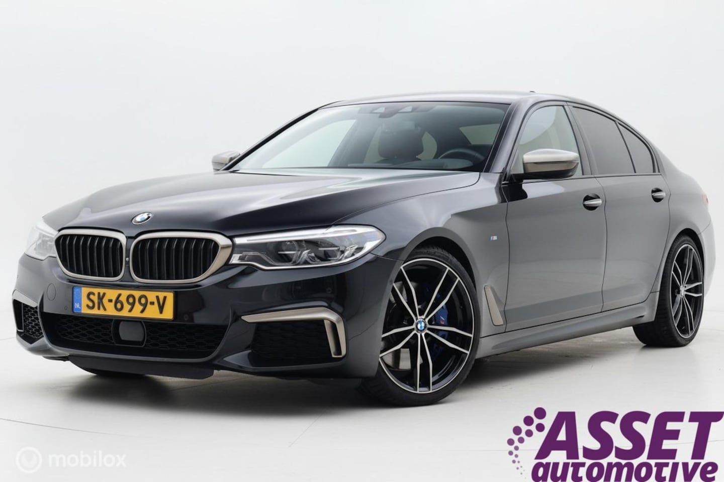 BMW 5-serie - M550i xDrive High Executive M550i xDrive High Executive - AutoWereld.nl