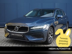 Volvo V60 - 2.0 B3 Core | Pilot assist | Dode hoek detectie | Stoel- & stuurwielverwarming | Trekhaak