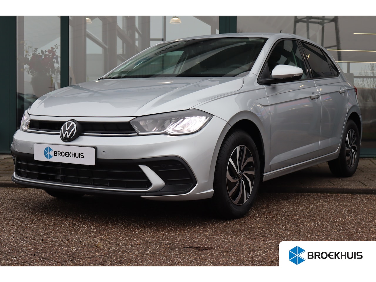 Volkswagen Polo - Life Edition Inclusief €2000,- inruilvoordeel | 'App-Connect' smartphone integratie | Buit - AutoWereld.nl