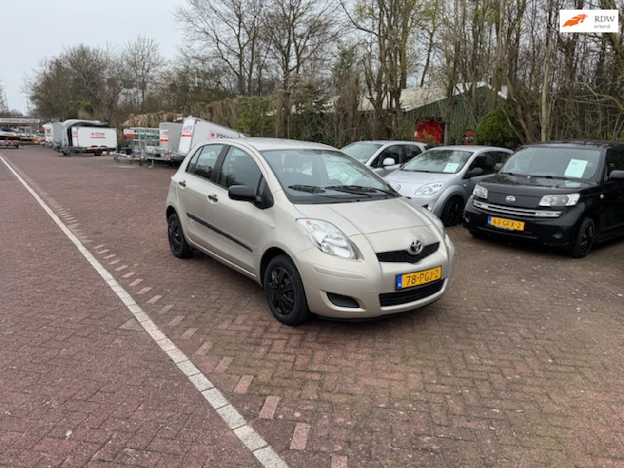 Toyota Yaris - 1.0 VVTi Acces Airco! Elektrische ramen! Centrale deurvergrendeling op afstandsbediening! - AutoWereld.nl