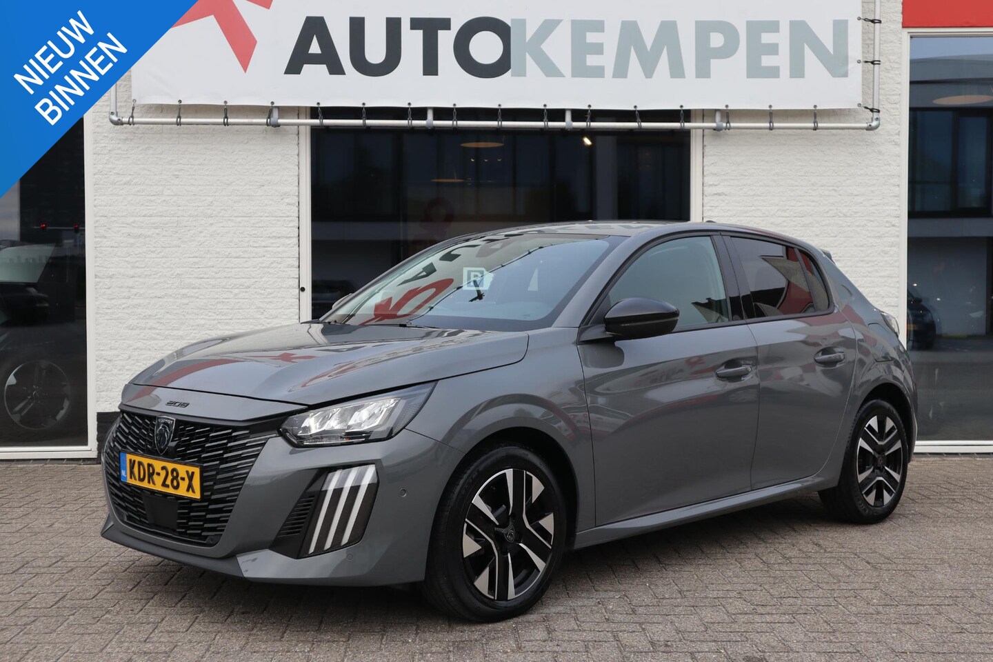 Peugeot 208 - 1.2 PURETECH 100 ALLURE APLLE CARPLAY|CRUISE|NIEUWSTAAT - AutoWereld.nl