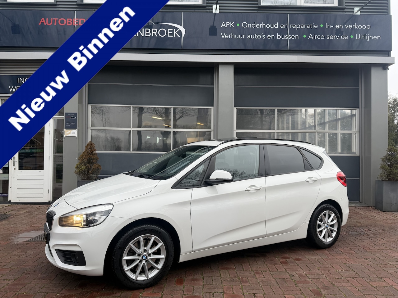 BMW 2-serie Active Tourer - 218i Luxury Automaat,16inch,Schuifdak,Clima,Navi,Cruise,Trekhaak Hoge Zit Dealer onderhoud - AutoWereld.nl