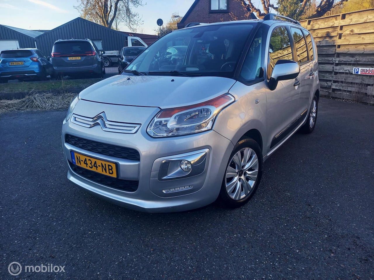 Citroën C3 Picasso - 1.6 HDi AUTOMAAT,PDC,NAVI.Airco-Clima - AutoWereld.nl