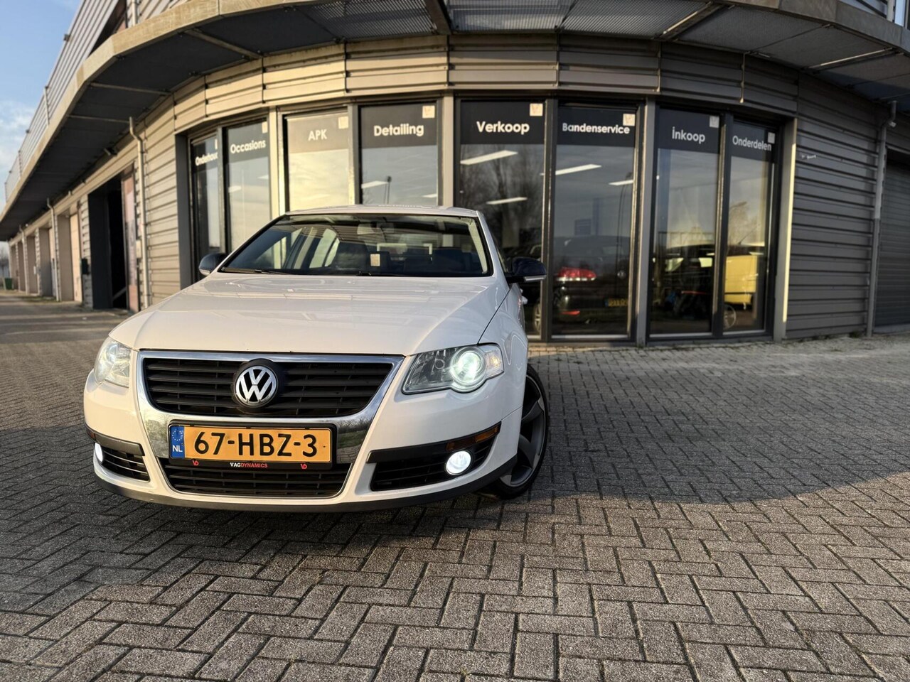 Volkswagen Passat - 1.4 TSI DSG NAP LED Dealer CARPLAY CAMERA - AutoWereld.nl