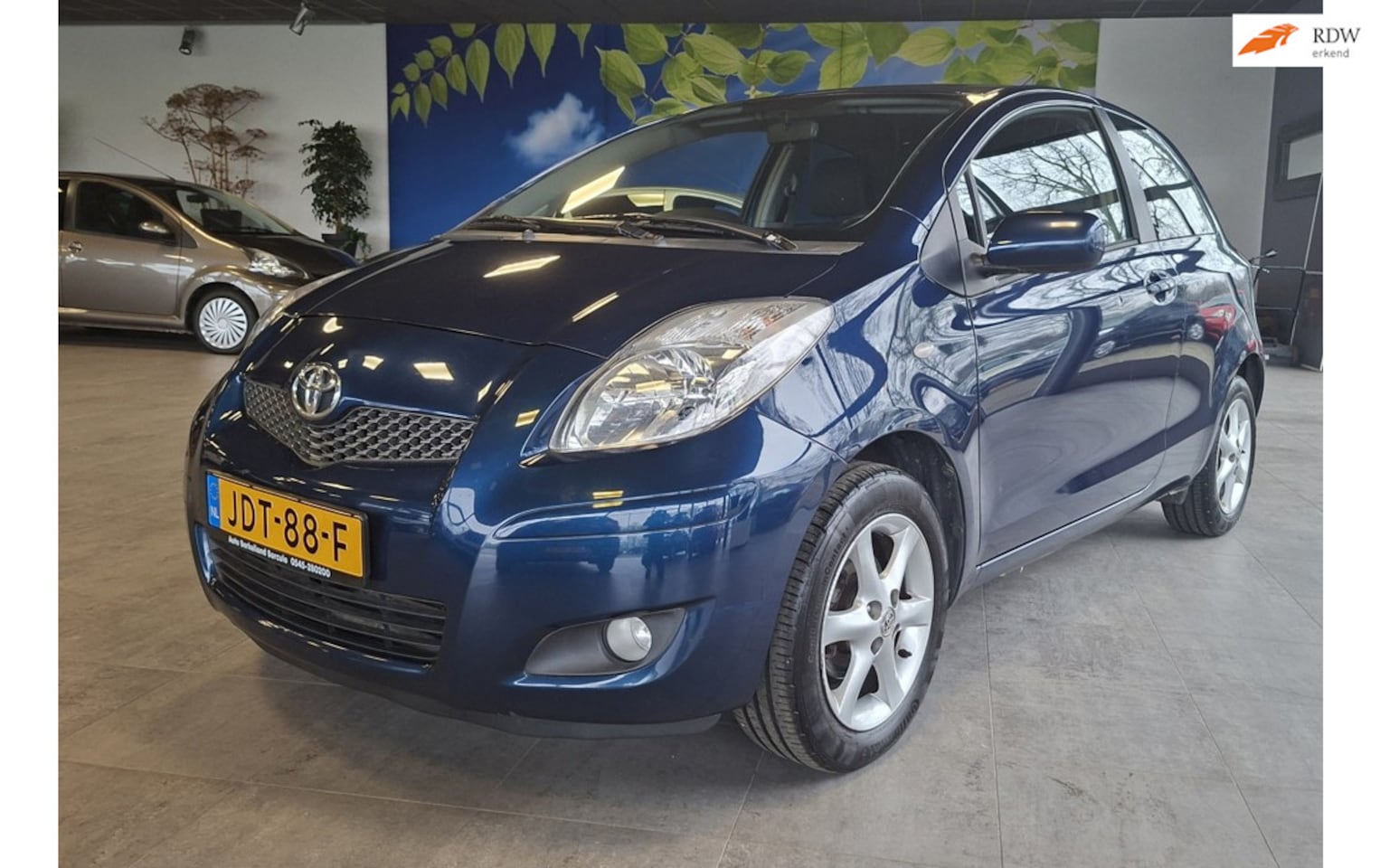 Toyota Yaris - 1.3 VVTi 3-Drs SPORT Airco / Trekhaak - AutoWereld.nl