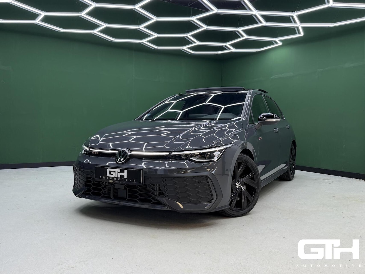 Volkswagen Golf - 2.0 TSI GTI 265PK Camera | Pano | Sfeer - AutoWereld.nl