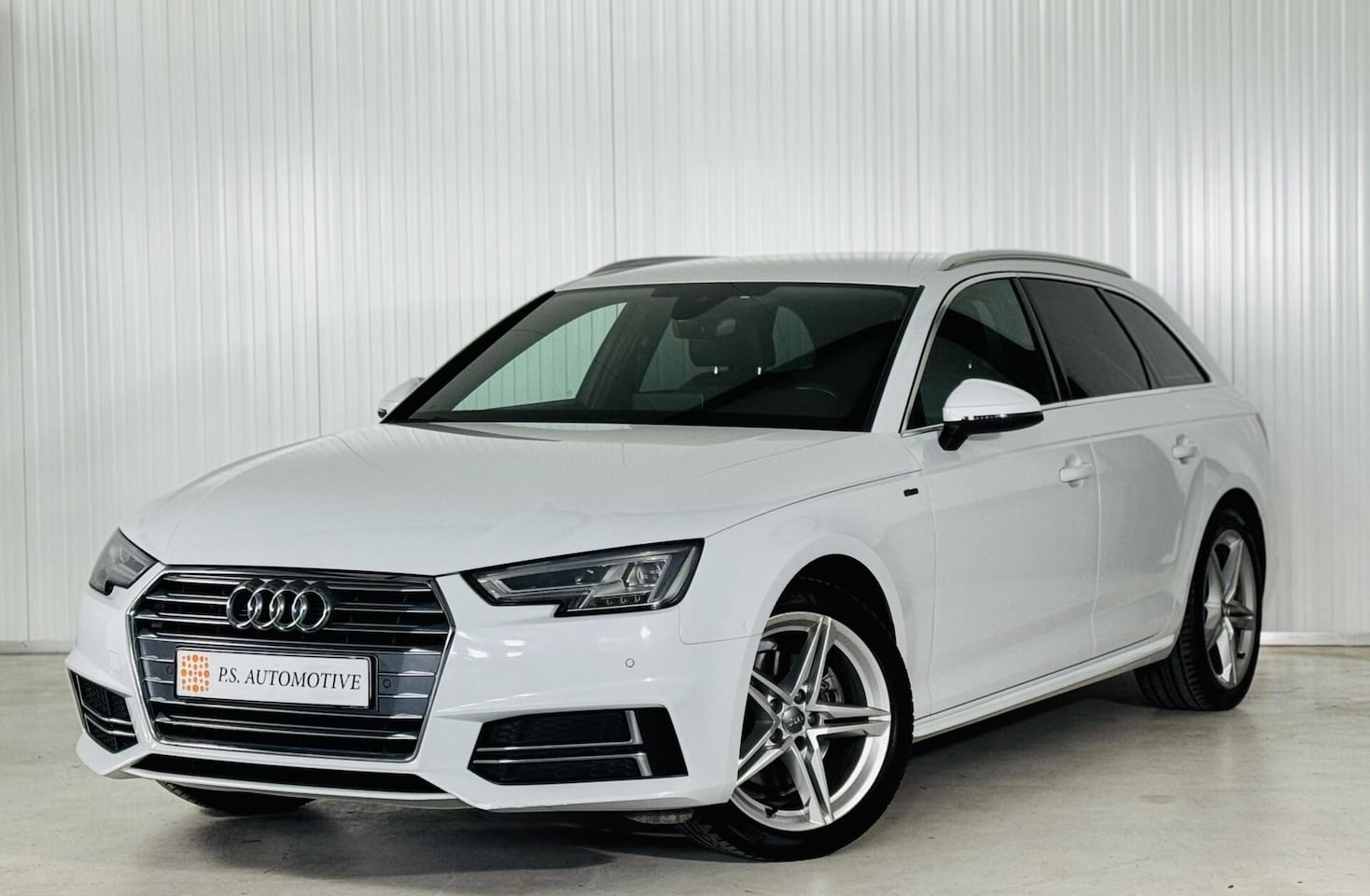 Audi A4 - 1.4 TFSI S LINE|CAMERA|CARPLAY|SFEERVERLICHTING - AutoWereld.nl